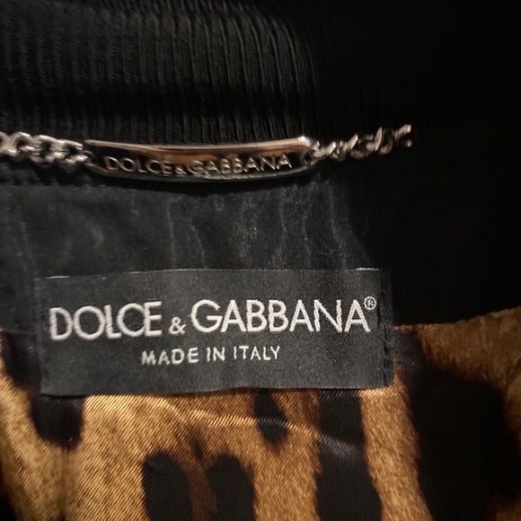 NWT  Authentic Dolce and Gabbana  jacket with leopard lining with .Silver DG - Picture 5 of 6